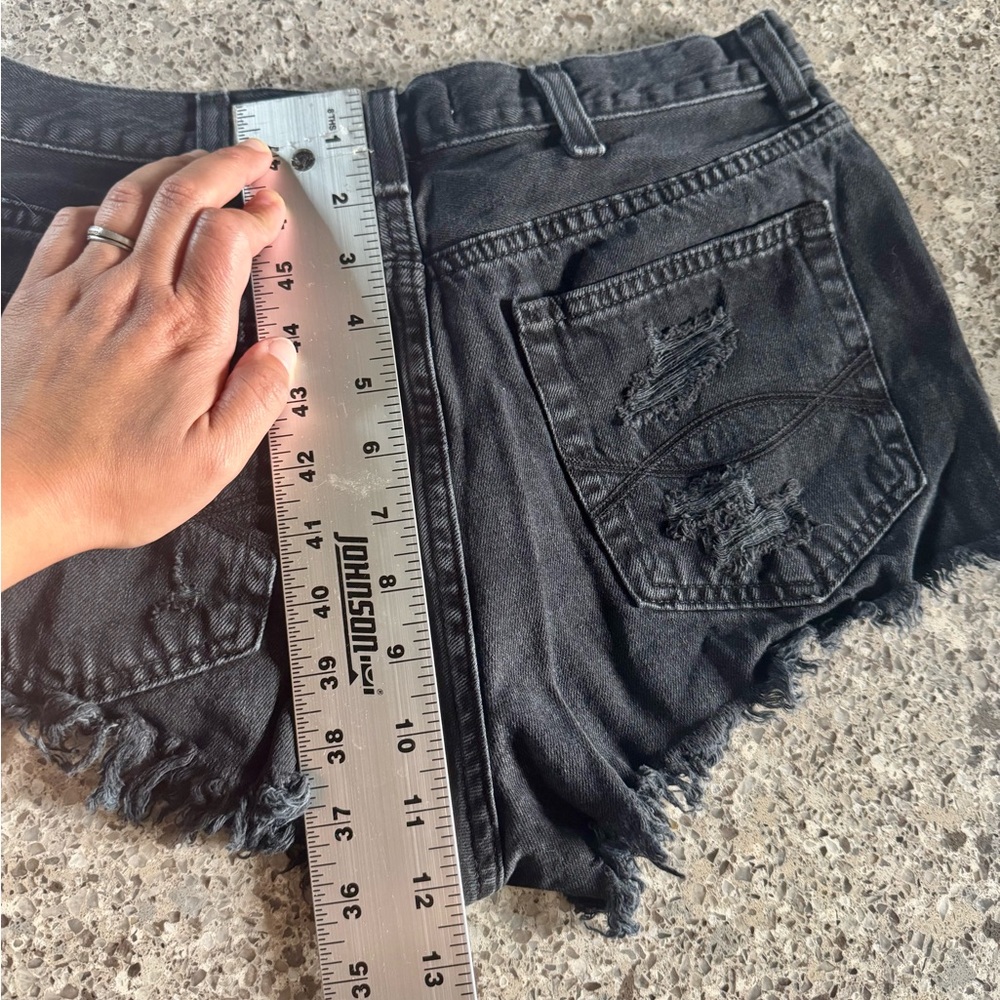 Abercrombie & Fitch l Black Denim l Distressed Shorts - Size 4/27W - Picture 7 of 8